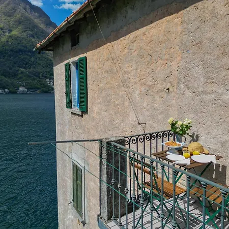 Deriva Apartment On Careno Beach By Rent All Como شقة *
