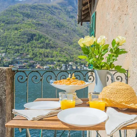 Deriva Apartment On Careno Beach By Rent All Como شقة