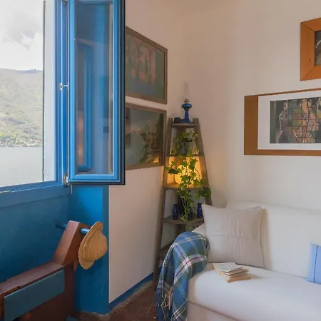 Deriva Apartment On Careno Beach By Rent All Como شقة
