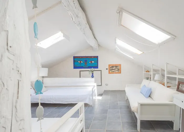 Apartment Deriva On Carenos By Rent Nesso