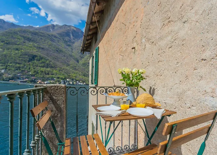 Apartment Deriva On Carenos By Rent Nesso